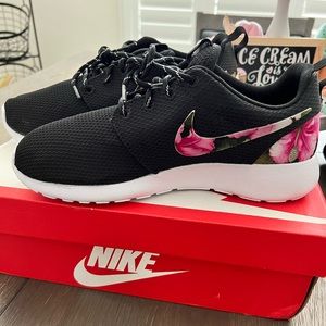 Brand New, never worn, original packaging custom Hibiscus Nikes.